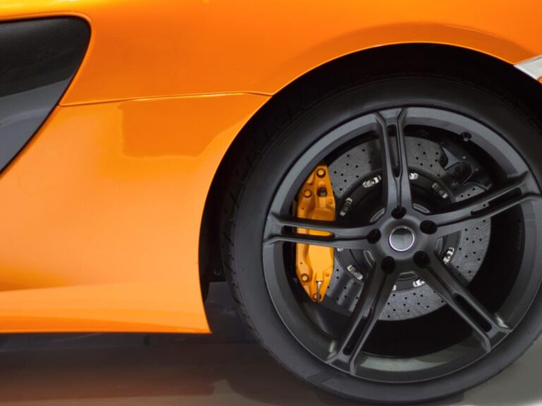 INDEPENDENT RETAIL TYRE CENTRE PLUS WORKSHOP