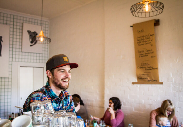 WOLF & HOUND CAFE