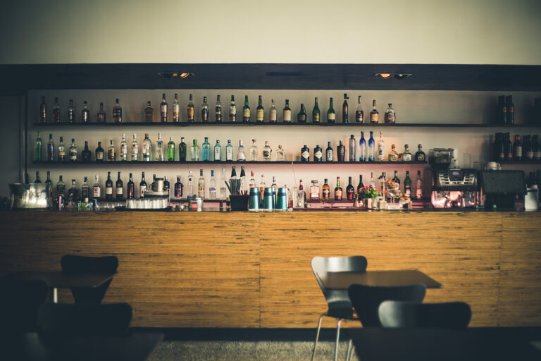 RESTAURANT /BAR /WINE STORE