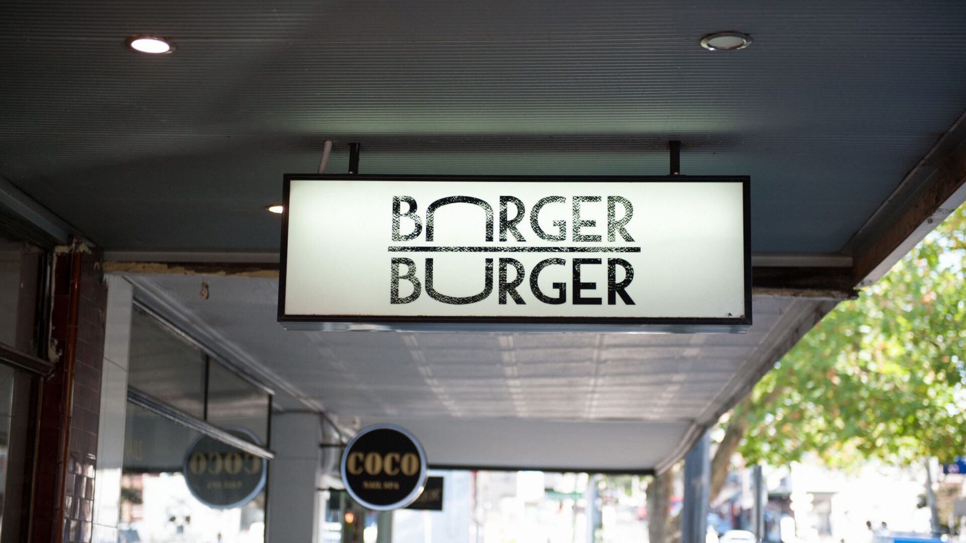 LICENSED THRIVING BURGER BAR