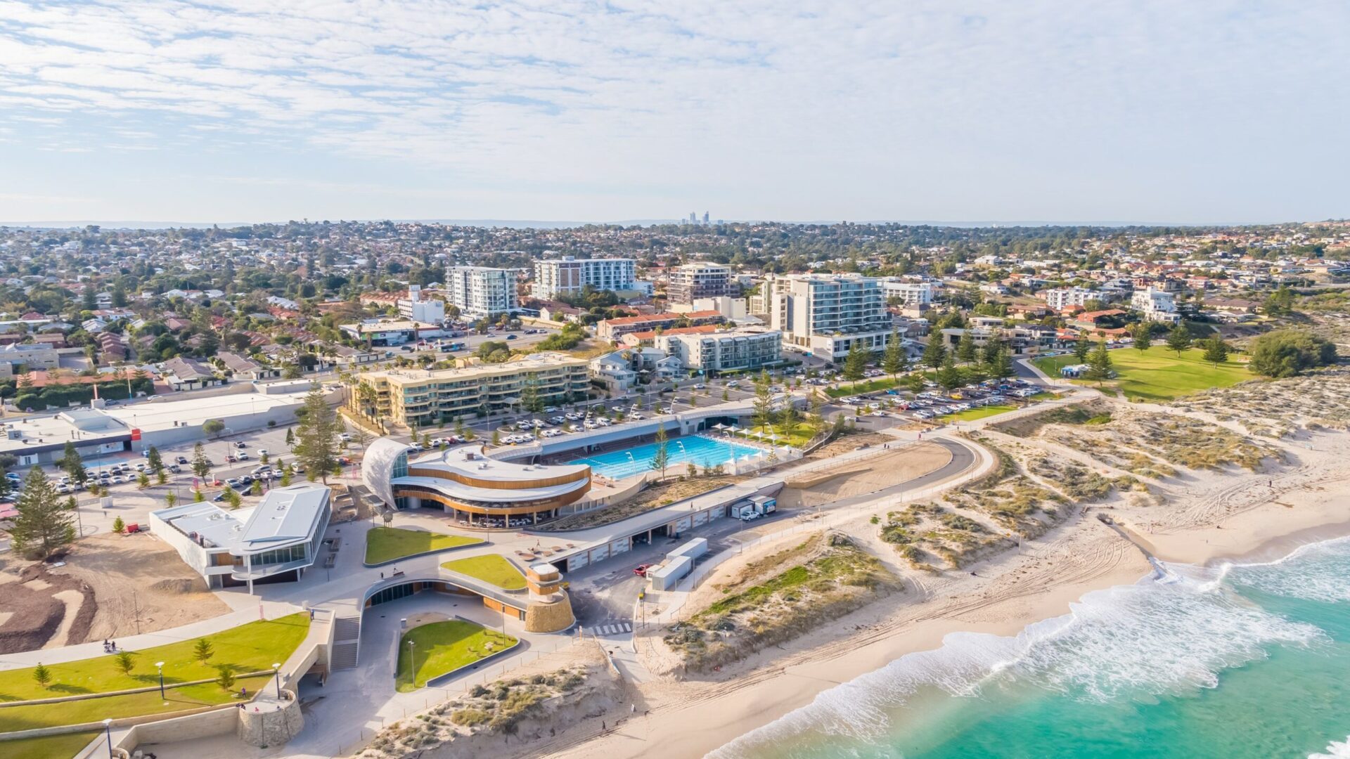 RARE SCARBOROUGH BEACHFRONT CAFE/RESTAURANT OPPORTUNITY