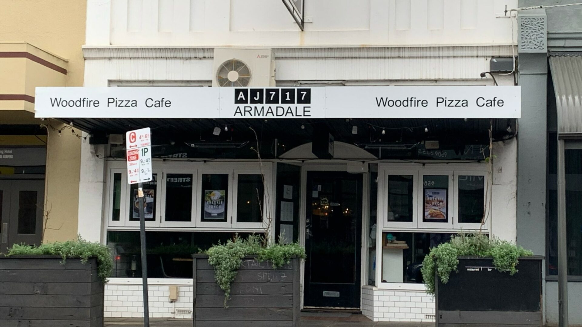 AJ717 – LICENSED CAFE/ RESTAURANT/ BAR