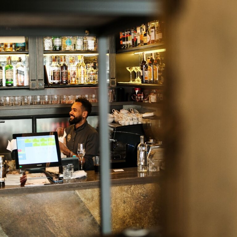 OFF MARKET LICENCED LEASEHOLD ........ HOSPITALITY VENUE