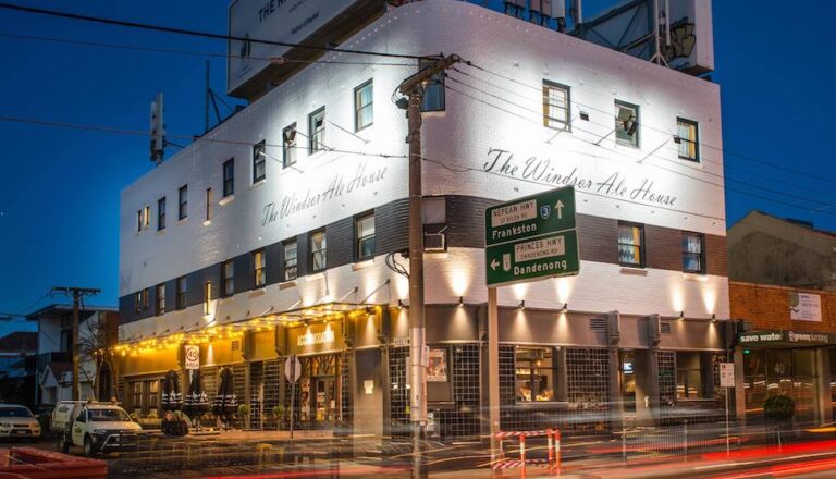 THE WINDSOR ALEHOUSE