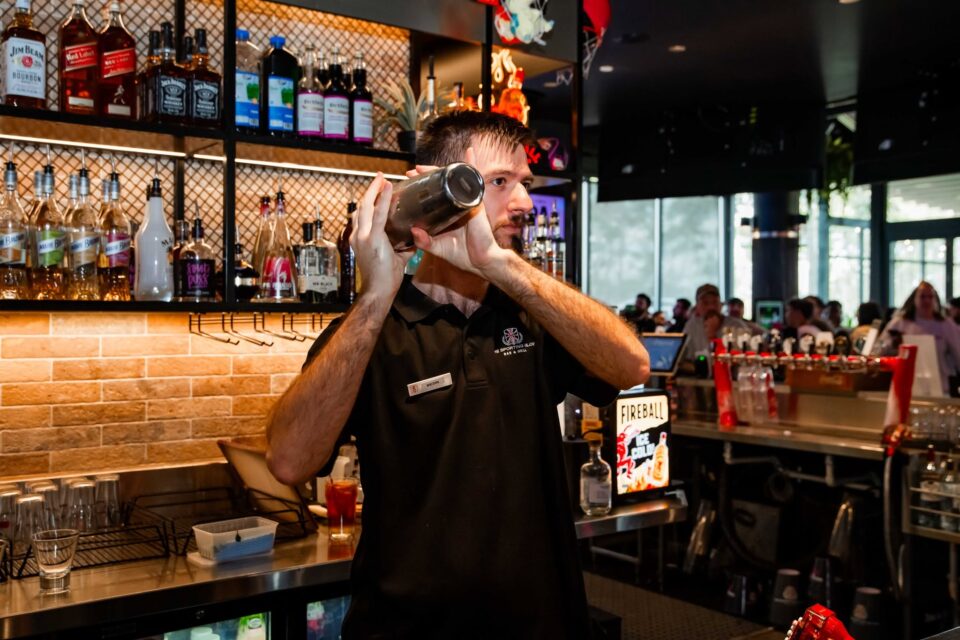 THE SPORTING GLOBE BAR & GRILL – PLENTY VALLEY