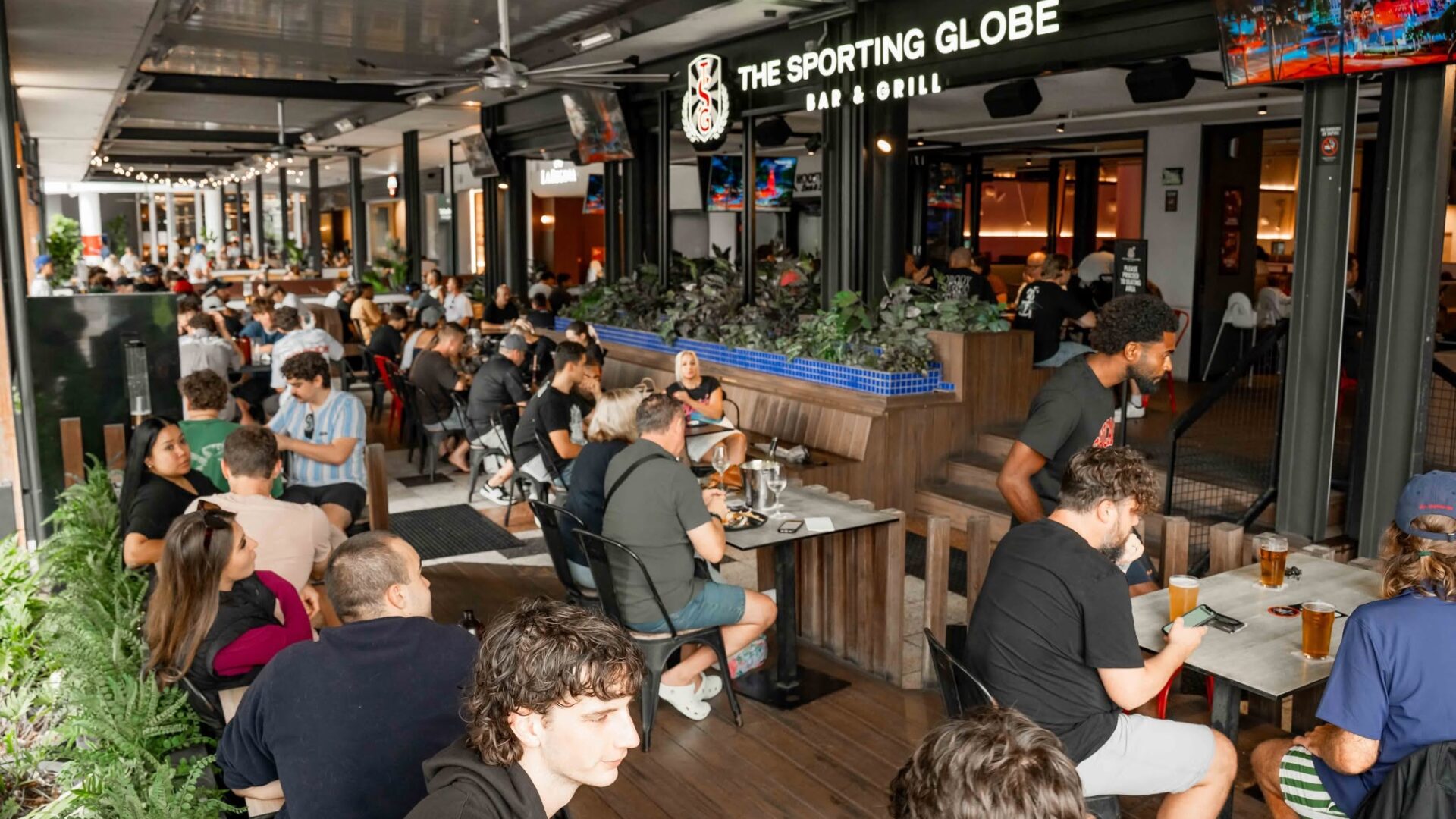THE SPORTING GLOBE BAR & GRILL – CHERMSIDE