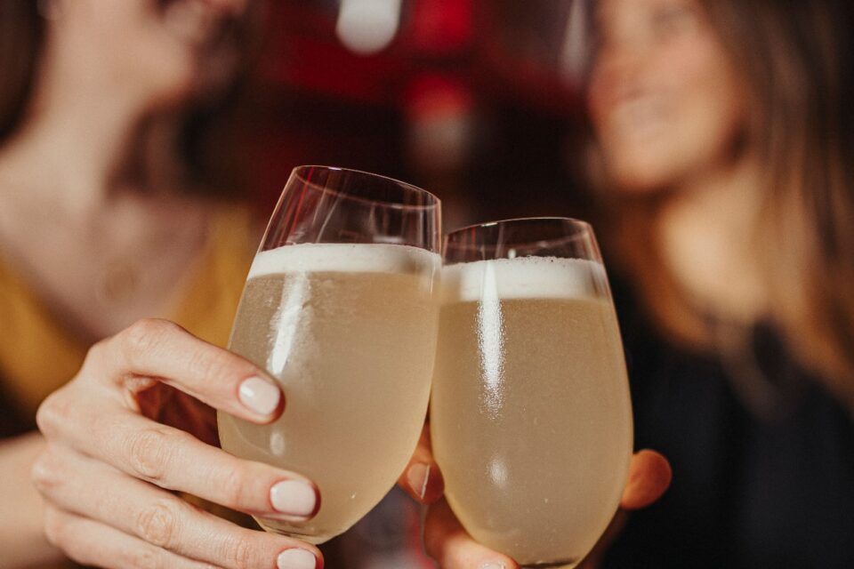 THRIVING DESTINATION COCKTAIL BAR & LOUNGE – THORNBURY